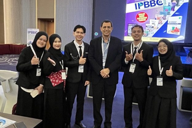 Foto bersama dengan Narasumber, Prof. Prakash Kumar dari National University of Singapore (NUS)